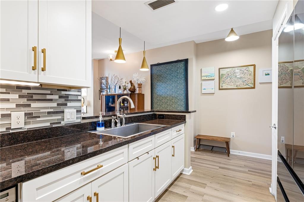 3040 Peachtree Road NW 1013