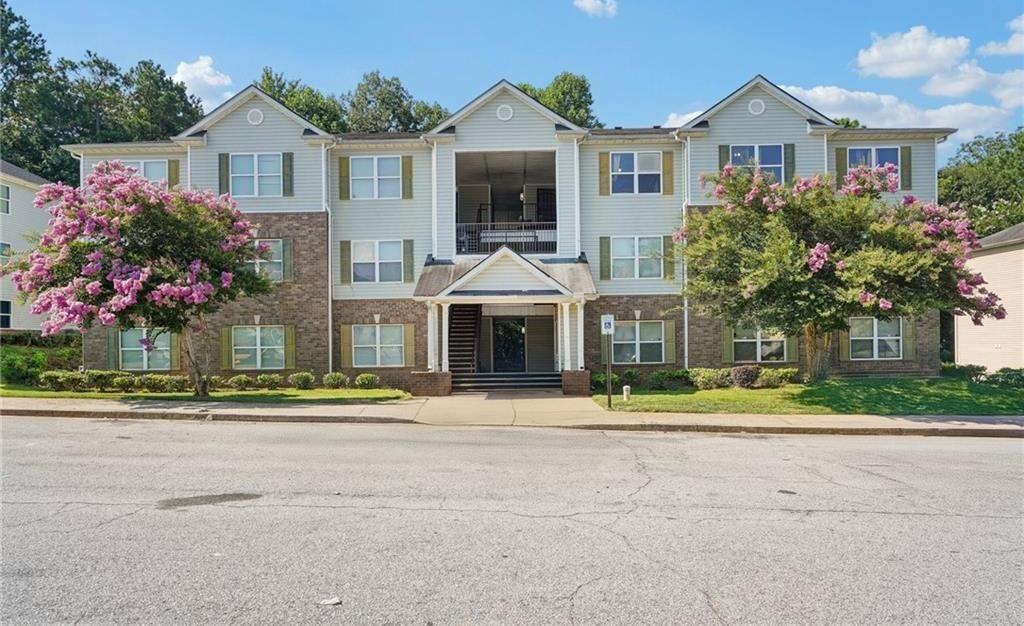 Affordable condo with easy access to shopping and major highways. New carpet & new paint! Ready to move in! Photos coming soon.