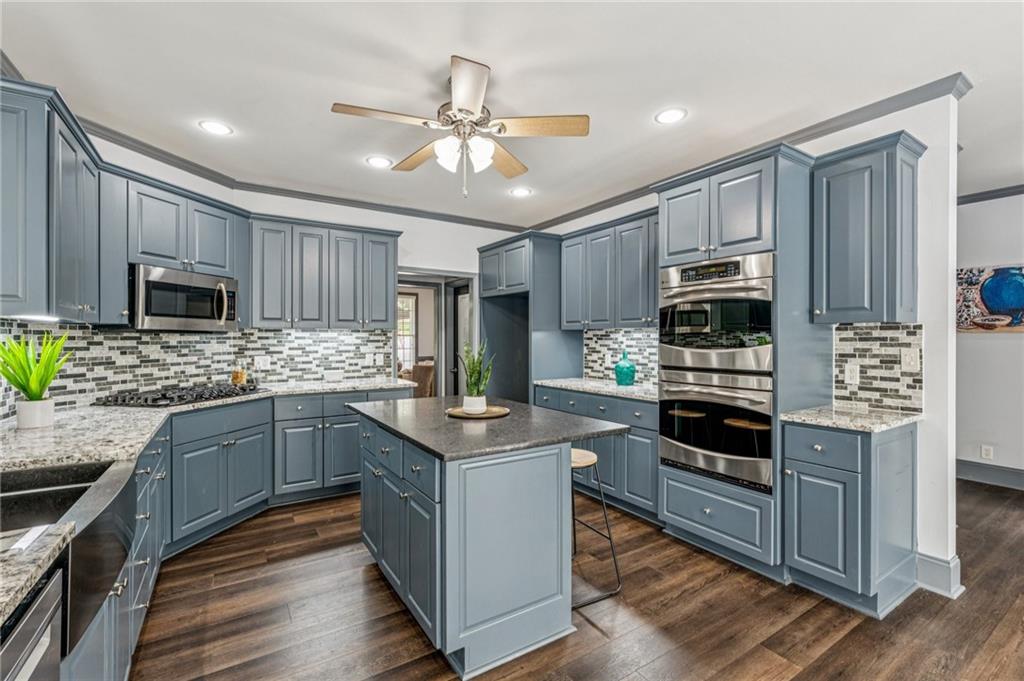 6625 Ridgefield Drive