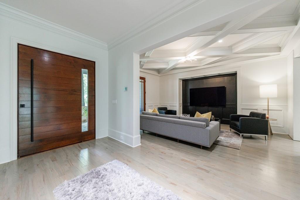 3117 W Roxboro Road, Atlanta, Georgia image 7