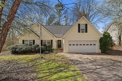 Homes For Sale - 6250 Countryland Drive<br/> Dawsonville, GA 30534