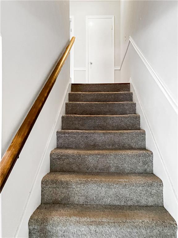 Photo 5 of 12 of 541 N White Street 6 townhome
