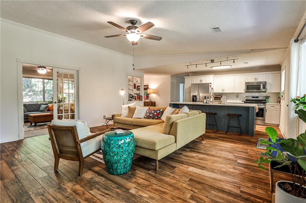 Addison Heights - Residential