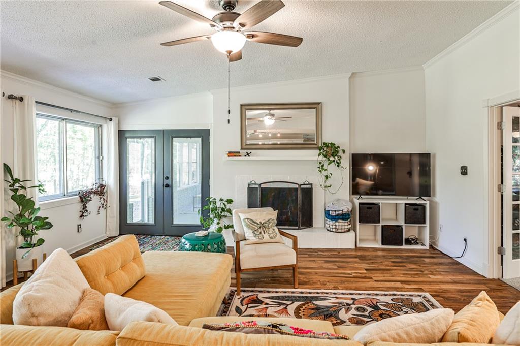 Addison Heights - Residential