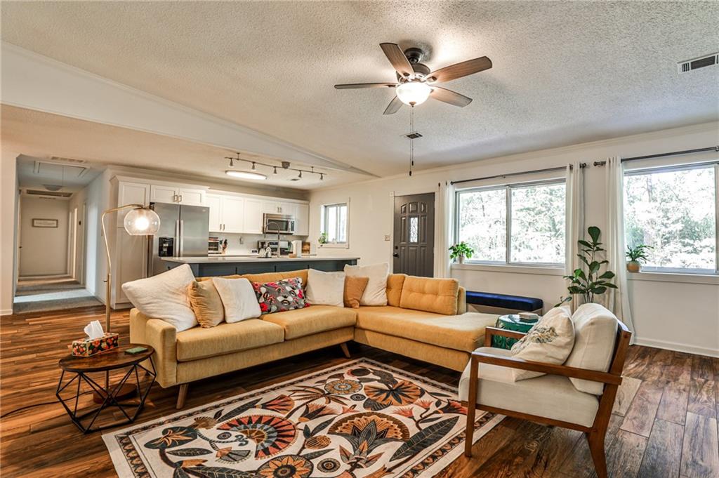 Addison Heights - Residential