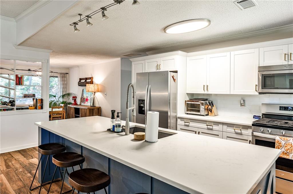 Addison Heights - Residential