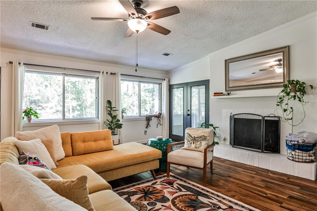 Addison Heights - Residential