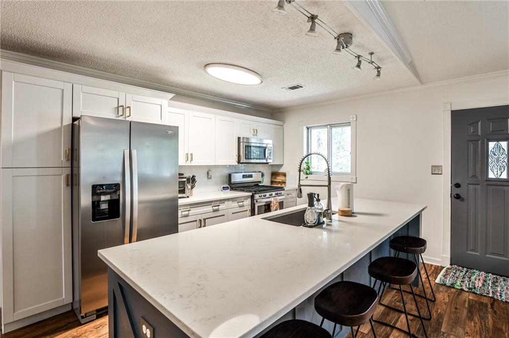 Addison Heights - Residential
