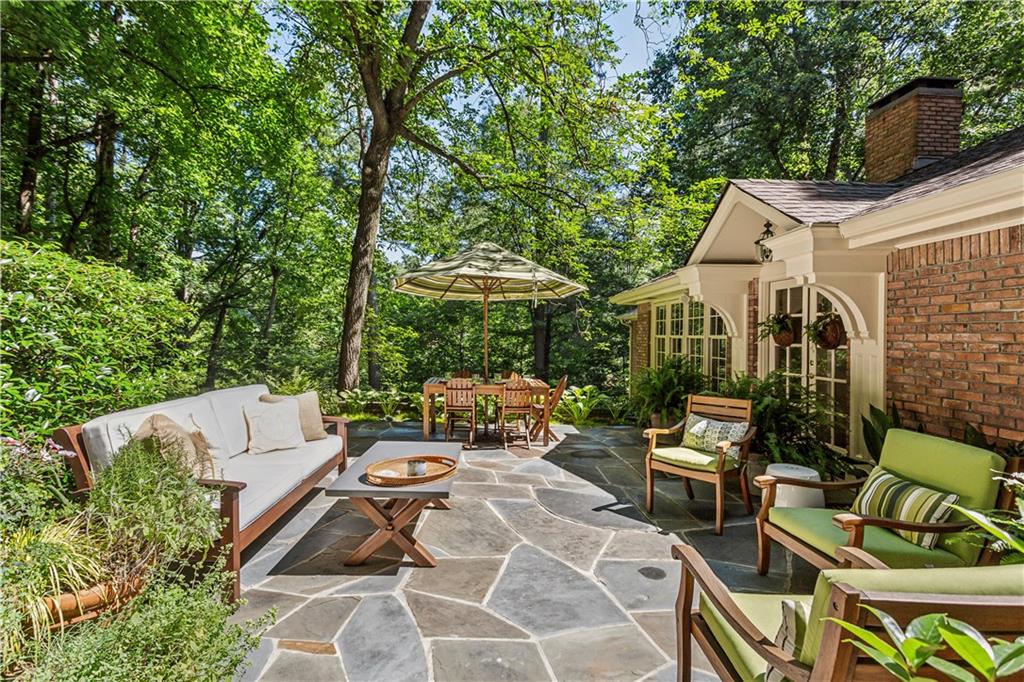 4590 Lake Forrest Drive, Atlanta, Georgia image 23