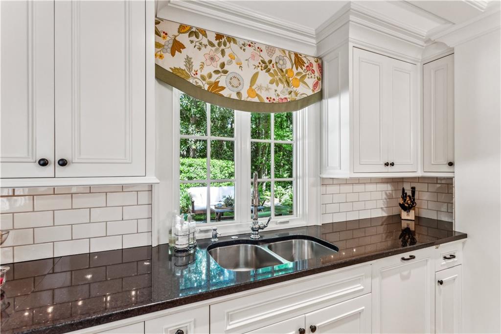 4590 Lake Forrest Drive, Atlanta, Georgia image 13