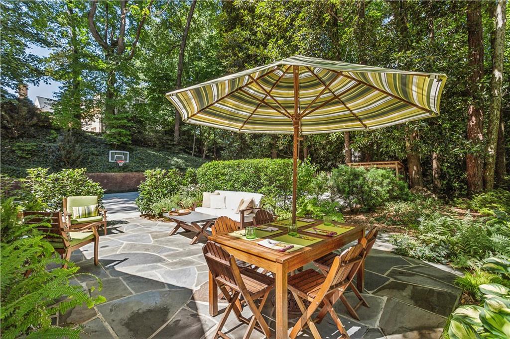 4590 Lake Forrest Drive, Atlanta, Georgia image 24