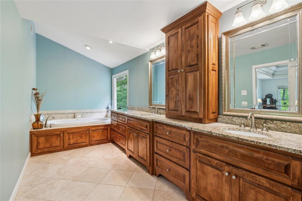 22 Oakwood Hills Drive, Suwanee, Georgia image 25