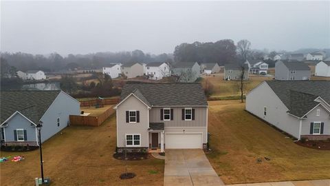 A home in Hoschton