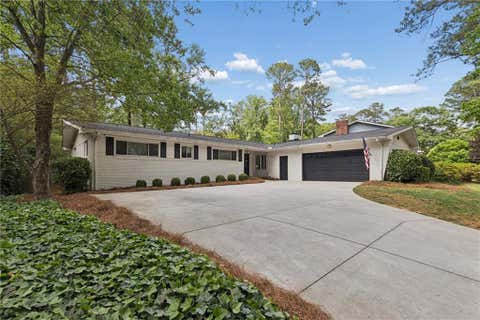 Homes For Sale - 4428 E Kings Point Circle<br/> Dekalb County, Atlanta, GA 30338