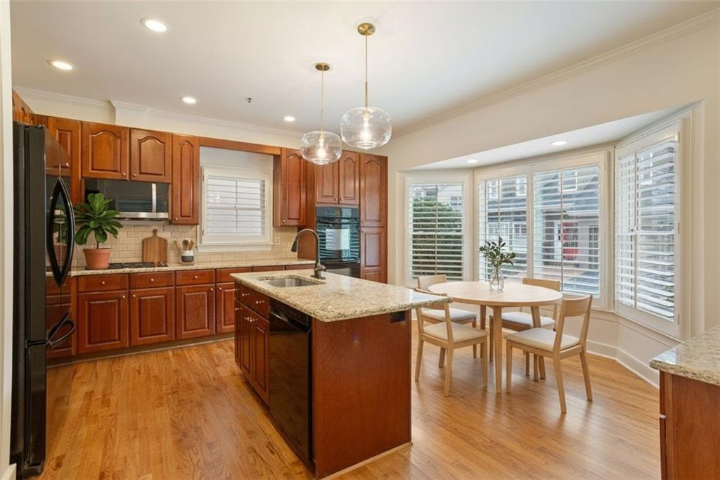 2872 Bainbridge Way SE