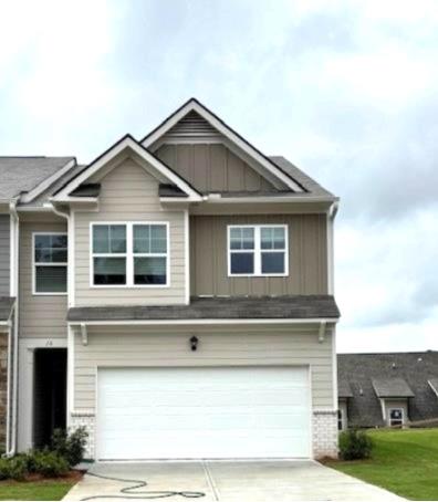 Discover this brand-new 4-bedroom, 2.5-bath townhome in the desirable Mountain Park subdivision of Dahlonega- GA just one mile from the University of North Georgia. Designed with comfort and convenience in mind, this modern home comes fully equipped with all appliances including a refrigerator, dishwasher, disposal, microwave, electric cooktop, and oven. A smart security doorbell with camera provides added peace of mind, while the community offers fantastic amenities such as a swimming pool and clubhouse. With its prime location close to UNG, shopping, dining, and all that Dahlonega has to offer, this home is a perfect blend of modern living and small-town charm.
Ideal for family, even the students from UNG are MOST welcome to occupy this new beautiful townhome. Use the Applications link (RENTSPREE) provided in the listing. Students rent and furnished accommodation options can be discussed separate.