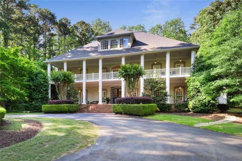 Homes For Sale - 710 Walnut Drive<br/> Marietta, GA 30064