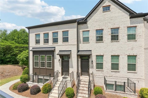 Townhouse For Sale - 4700 Highside Way<br/> Smyrna, GA 30082