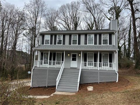 Homes For Sale - 5202 Selene Drive<br/> Stone Mountain, GA 30088