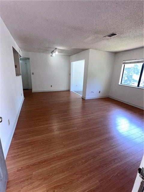 Condo For Sale - 1407 Wingate Way<br/> Sandy Springs, GA 30350