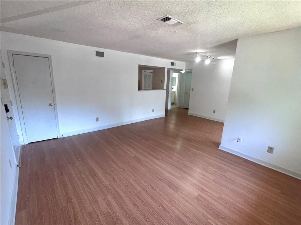 1407 Wingate Way