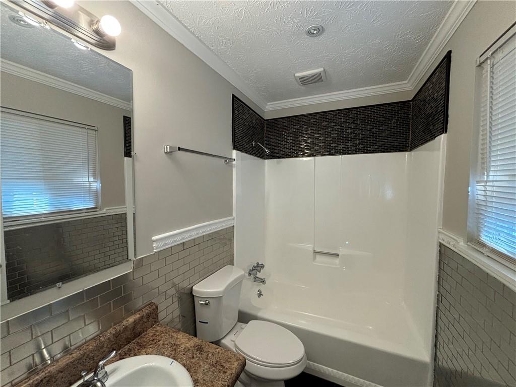 2326 Union Grove Court, Lithonia, Georgia image 9