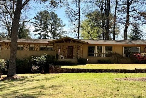 2744 Pinestream Drive NE Marietta GA 30068