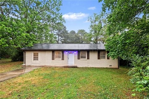 Homes For Sale - 1722 Carpenter Court<br/> Conley, GA 30288