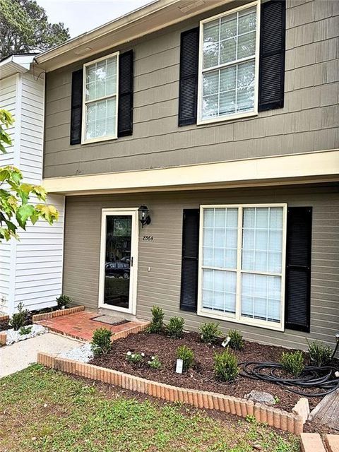 Townhouse For Sale - 8564 Jamestown Way<br/> Jonesboro, GA 30238