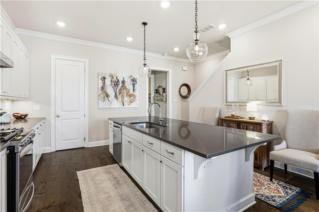 1829 La Dawn Lane NW