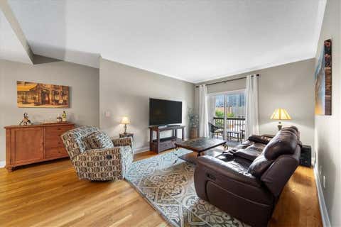 Condo For Sale - 1074 Peachtree Walk #B401<br/> Atlanta, GA 30309