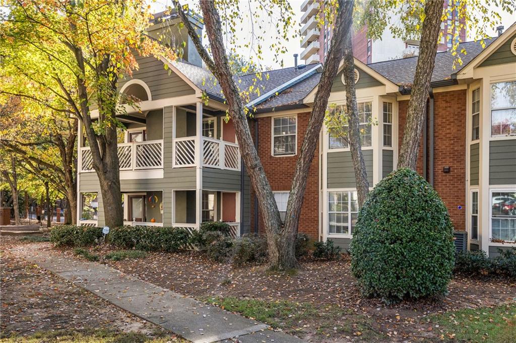 422 McGill Place NE
