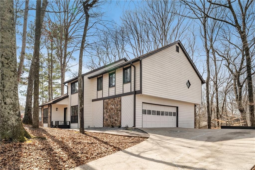 Photo of 700 Marshview Close, Roswell, GA 30076 (MLS # 7726168)