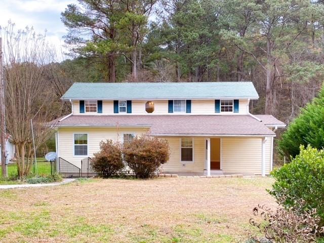 Located in Walnut Grove School District! All renovated 4 bed/3.5 bath home sits on .48 acres. All laminated floor throughout, No Carpet! Open kitchen with a sunken sunroom. Located minutes to Walnut Grove HS and near downtown Loganville.