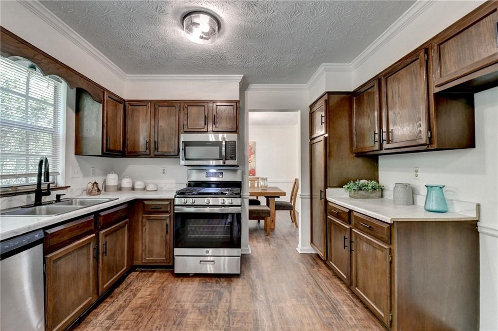655 Barrington Way, Roswell, Georgia image 24