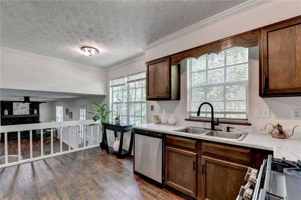 655 Barrington Way, Roswell, Georgia image 21