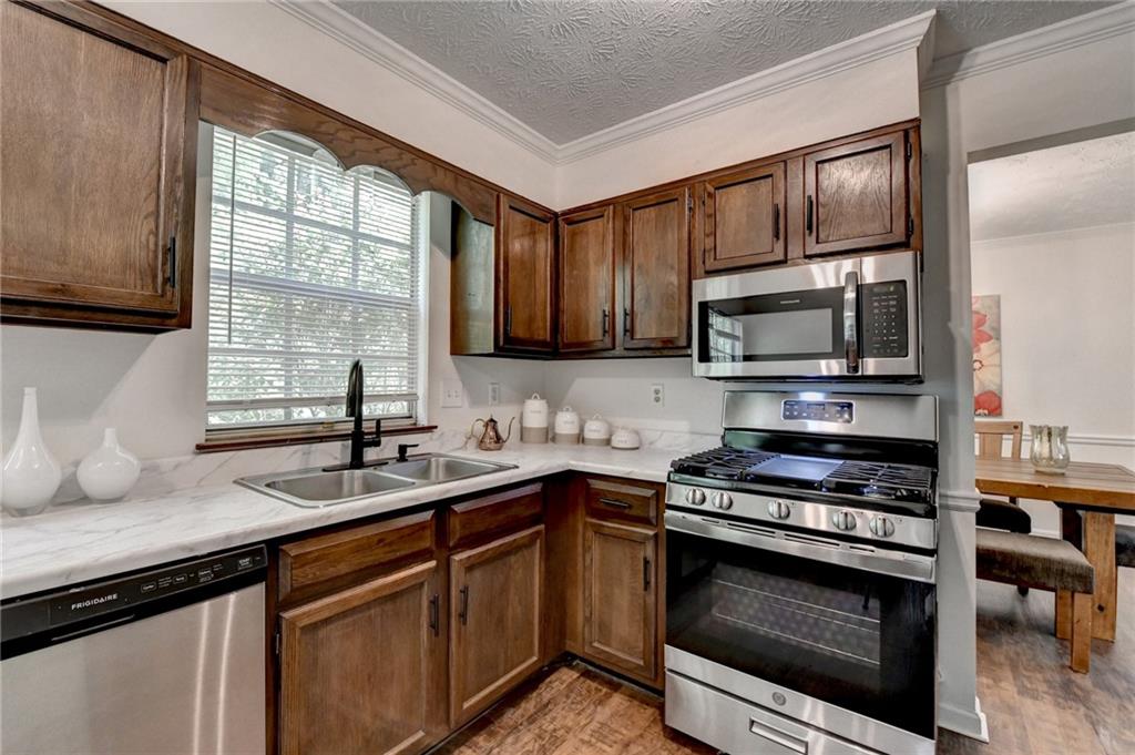 655 Barrington Way, Roswell, Georgia image 23