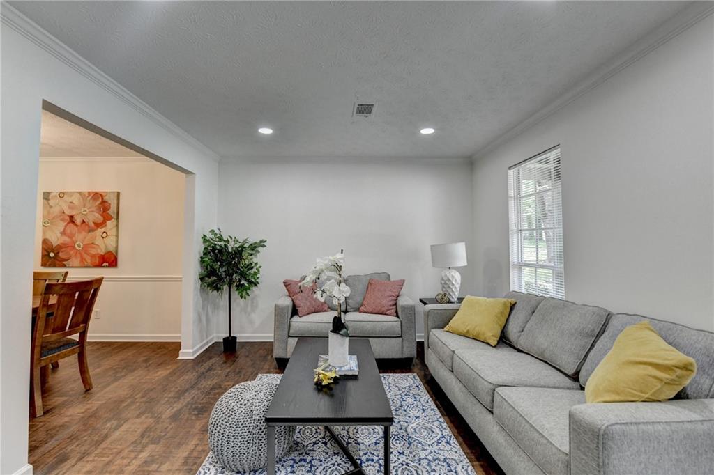 655 Barrington Way, Roswell, Georgia image 10