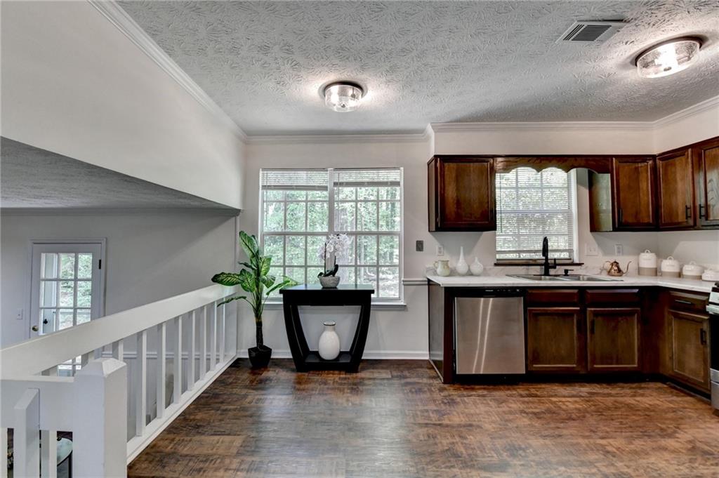 655 Barrington Way, Roswell, Georgia image 27
