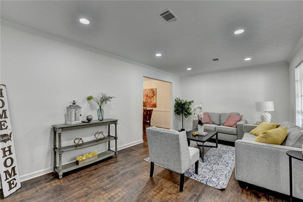 655 Barrington Way, Roswell, Georgia image 7