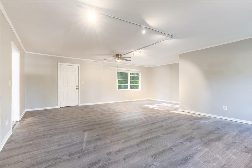 2290 Pinetree Lane NE