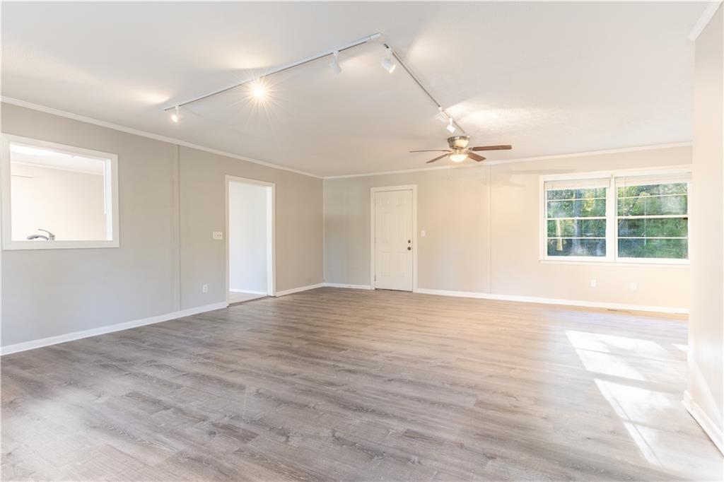 2290 Pinetree Lane NE