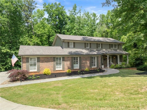 Homes For Sale - 3814 Shawnee Run<br/> Lilburn, GA 30047