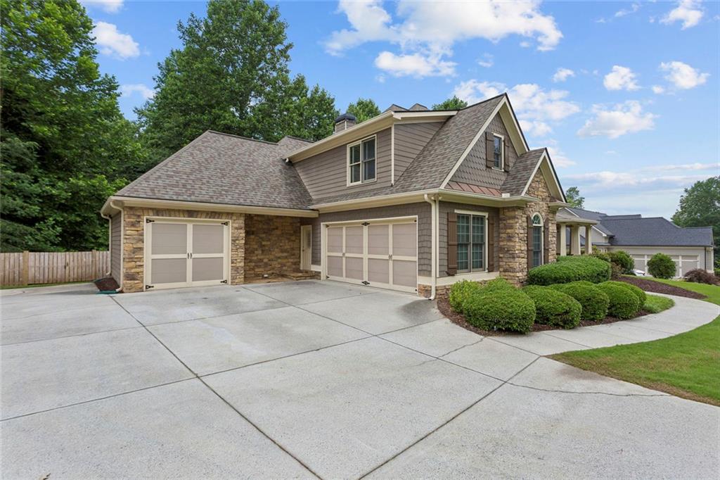834 Waterford Estates Manor