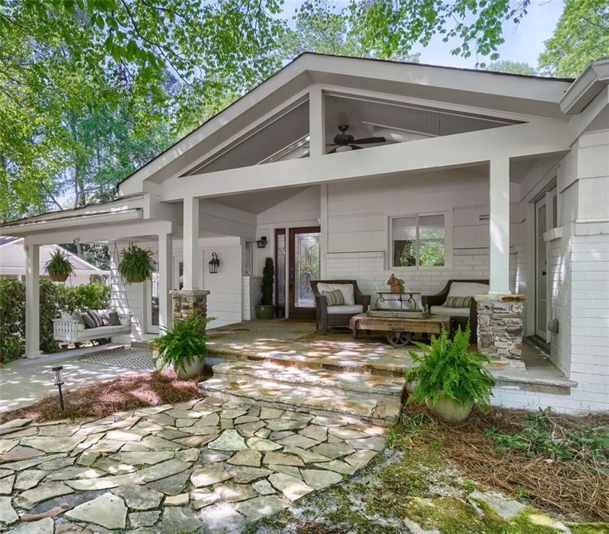 1941 Fairway Circle NE