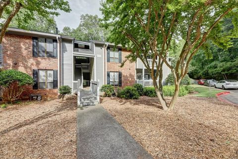 Photo of 529 Warm Springs Circle, Roswell, GA 30075 (MLS # 7719892)