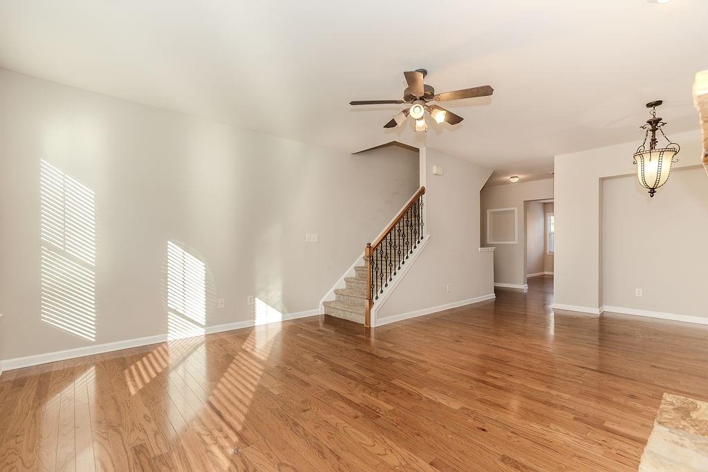 507 Grove Field Court, Suwanee, Georgia image 6