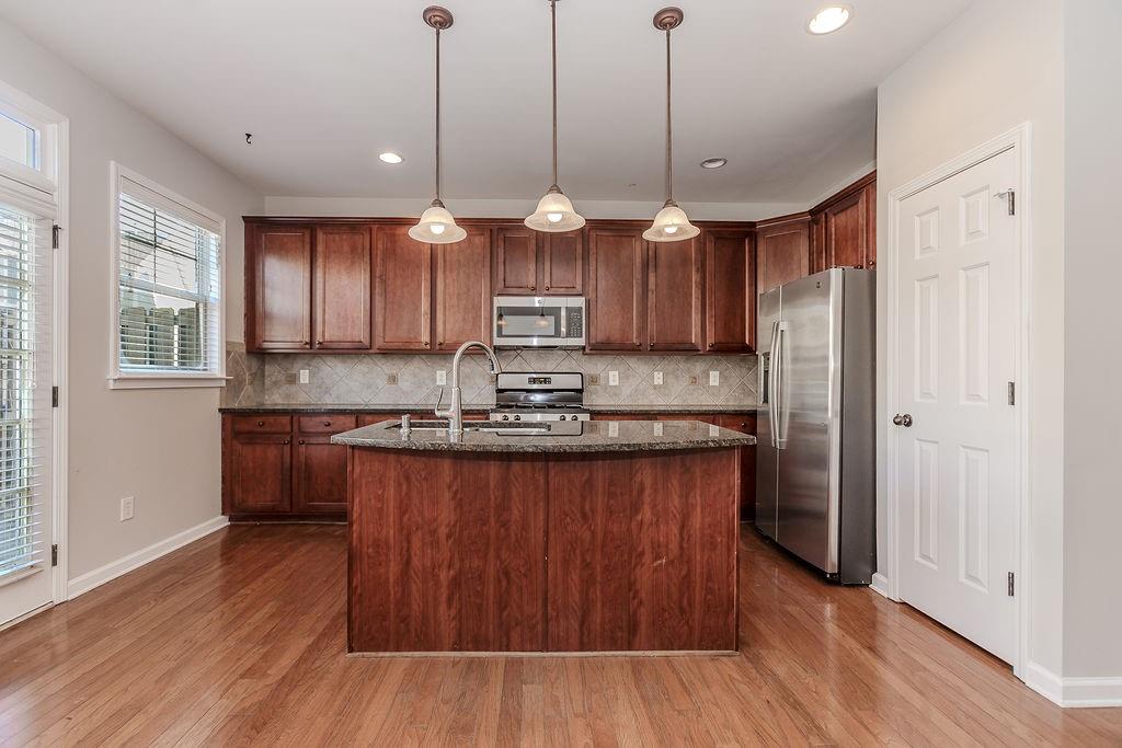 507 Grove Field Court, Suwanee, Georgia image 9