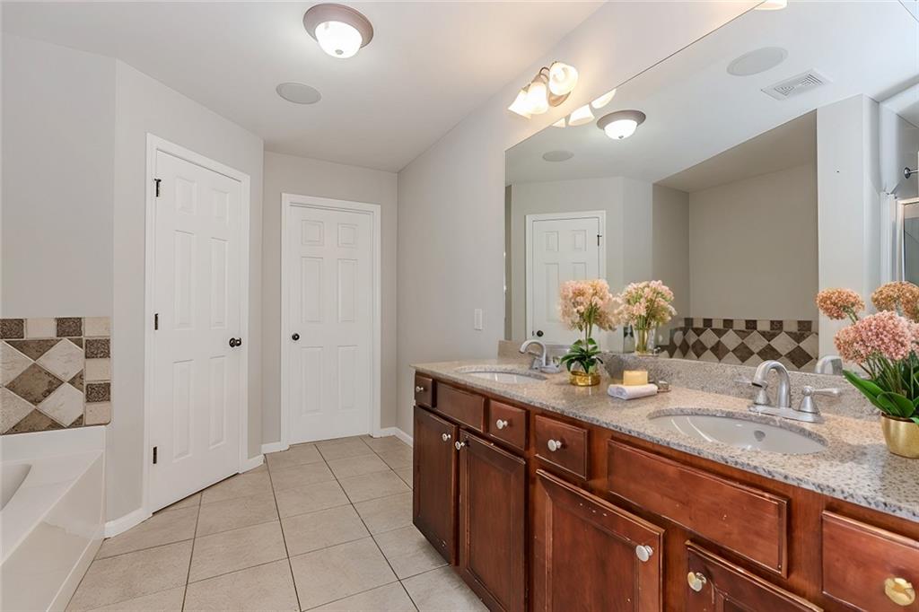 507 Grove Field Court, Suwanee, Georgia image 19