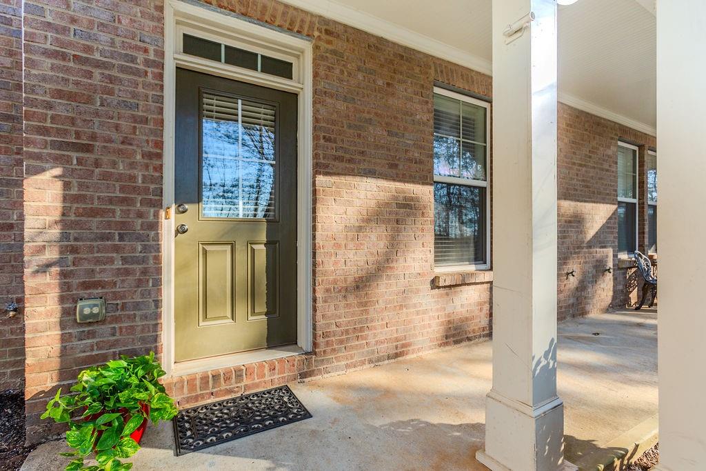 507 Grove Field Court, Suwanee, Georgia image 2